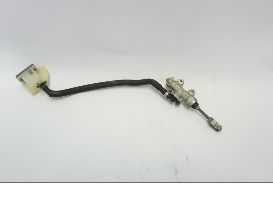 Framsidan på Bromshuvudcylinder från en Suzuki GSX-R 750 -1992 motorcykel.