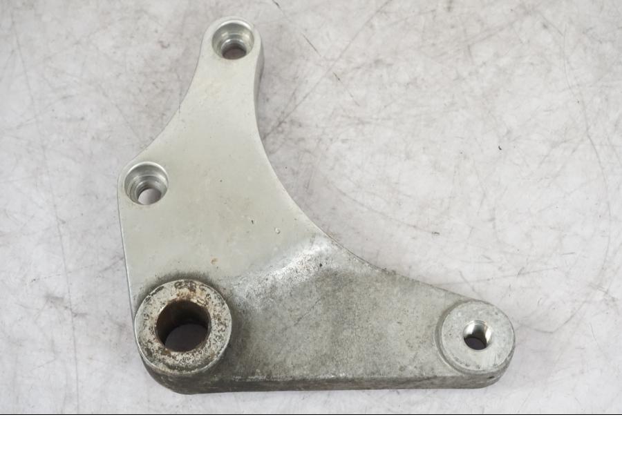 Framsidan på Bromsoksfäste från en Kawasaki VN 1500 -1997 motorcykel.