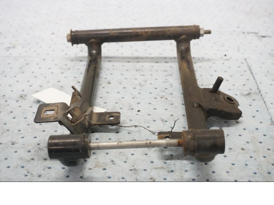 Framsidan på Motorfäste från en BMW F 650 GS -2001 motorcykel.