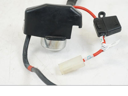 Snett uppifrån på Startrelä från en Triumph Speed Triple -2021 motorcykel.