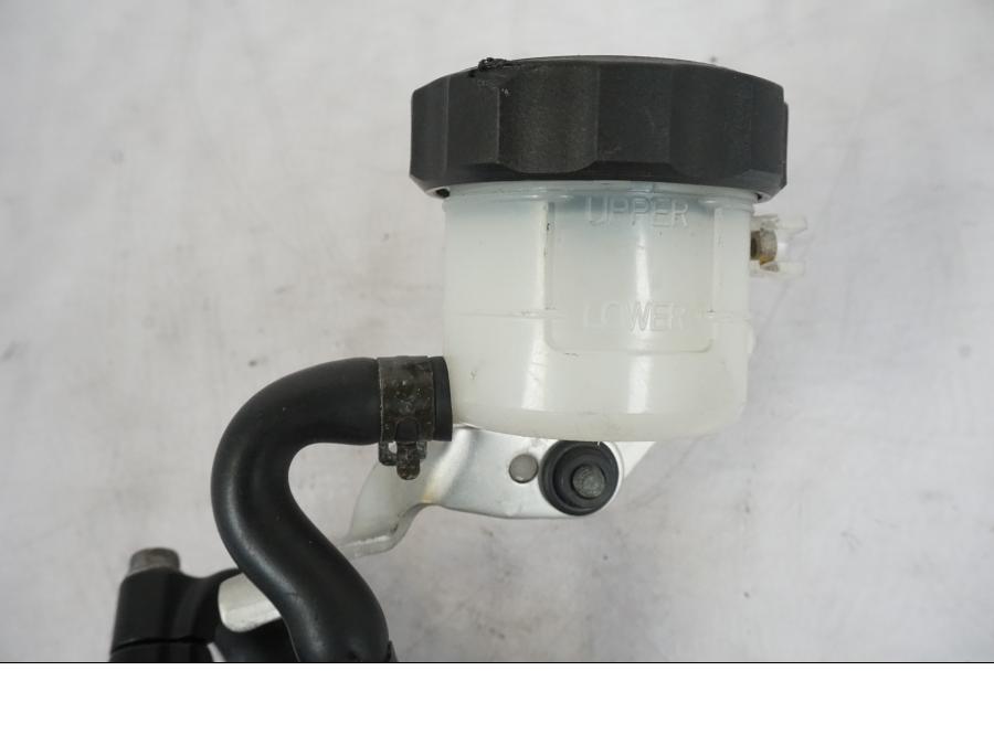 Snett uppifrån på Bromshuvudcylinder från en Suzuki GSX-R 1000 -2005 motorcykel.