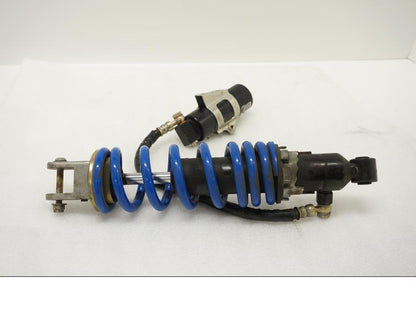 Baksidan på Stötdämpare från en Buell XB9S -2003 motorcykel.