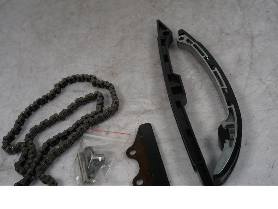 Höger sida på Kamkedja från en Triumph Tiger Explorer -2016 motorcykel.