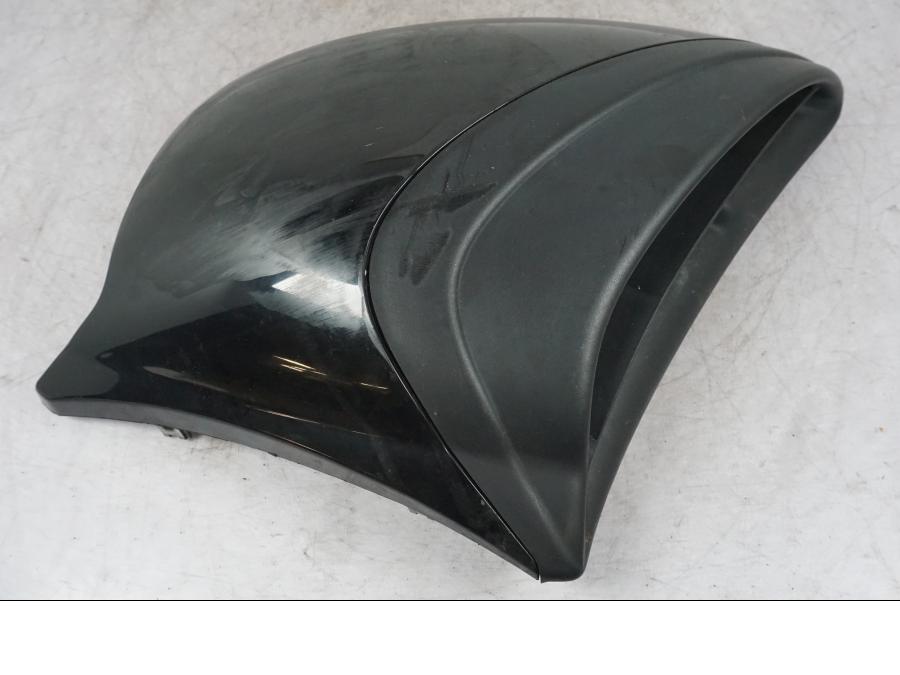 Framsidan på Sidkåpa från en Buell 1125 R -2008 motorcykel.