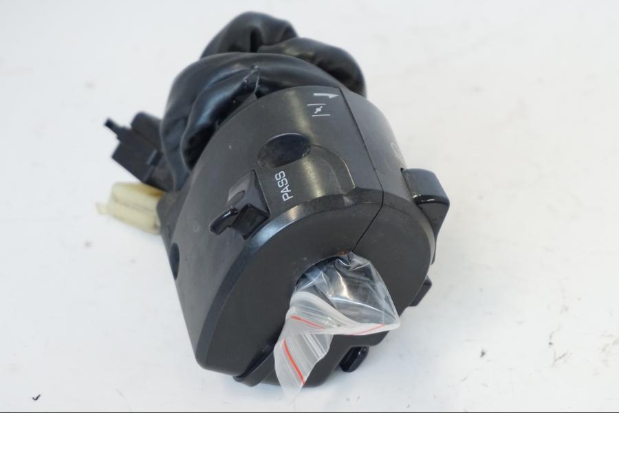 Extrabild2 på Styrelreglage från en Kawasaki ZR-7 -2001 motorcykel.