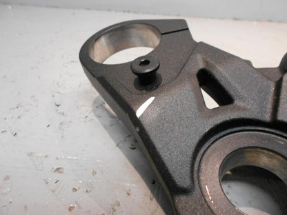 Vänster sida på Gaffelkrona från en Kawasaki Ninja H2 -2018 motorcykel.