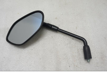 Framsidan på Backspegel från en Suzuki SV 650 -2016 motorcykel.