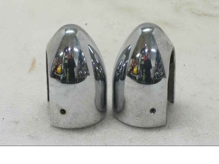 Höger sida på Gaffelbendekor från en Suzuki VL 800 -2004 motorcykel.