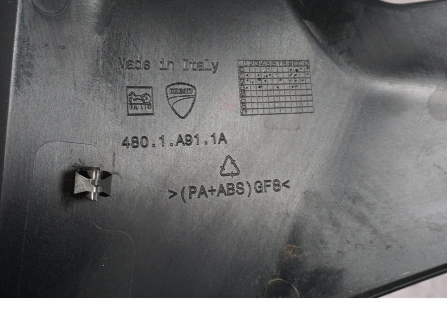 Extrabild1 på Sidkåpa från en Ducati Multistrada V4 -2024 motorcykel.