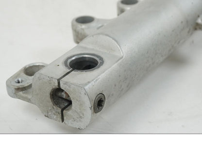 Vänster sida på Gaffelben från en BMW F 650 CS -2002 motorcykel.