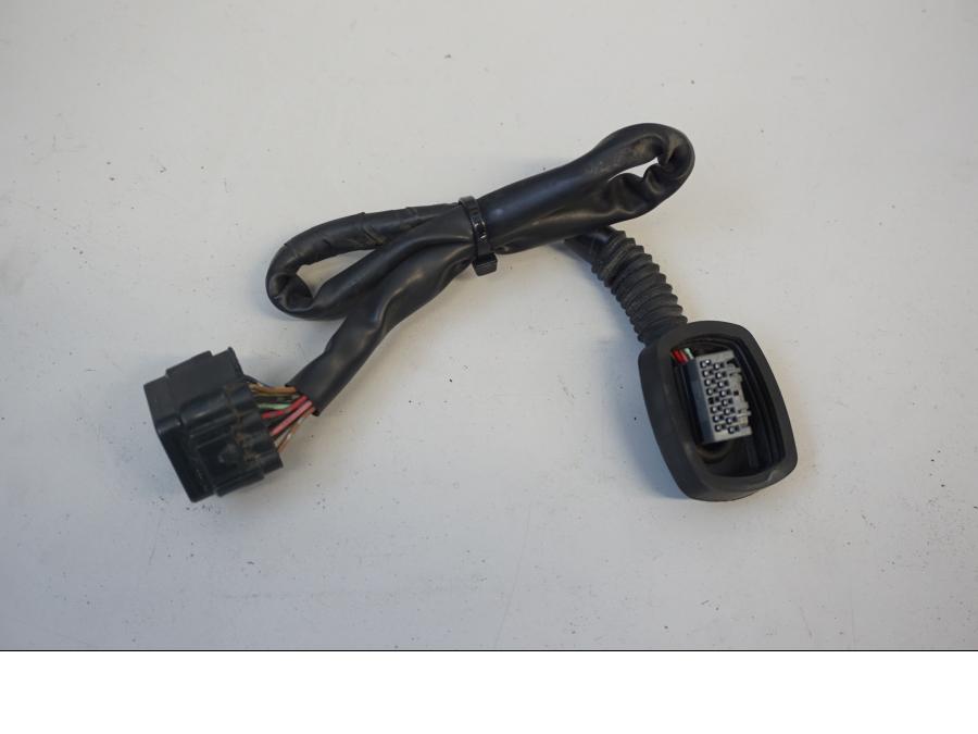 Framsidan på Kablage från en Suzuki SFV 650 A Gladius -2012 motorcykel.