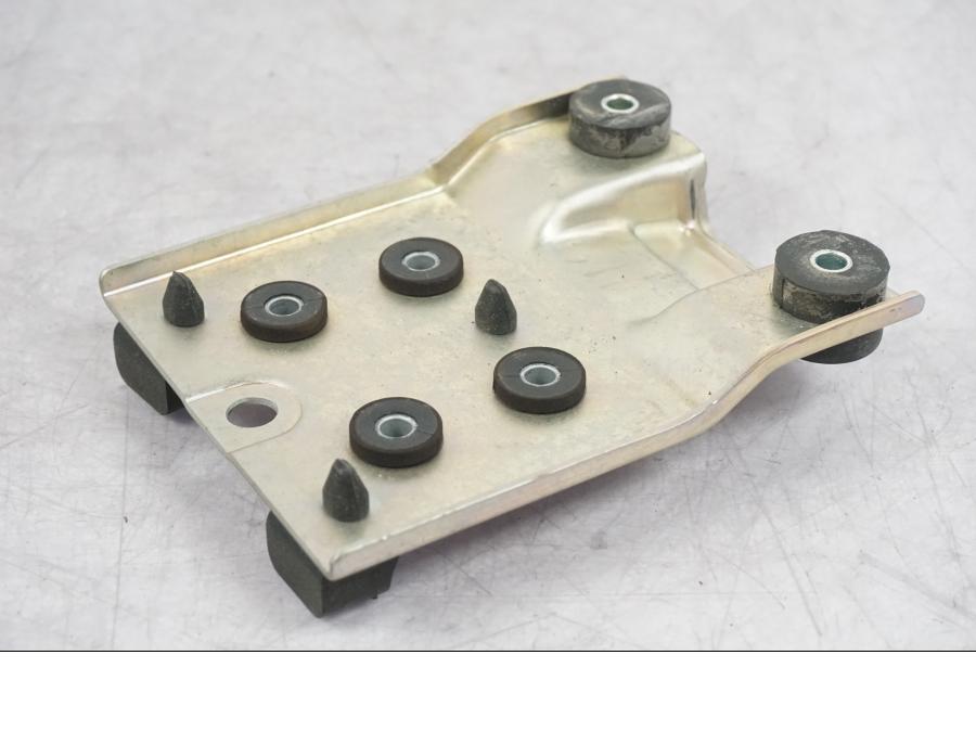 Framsidan på Bensintankfäste från en Suzuki GSF 1250 -2010 motorcykel.