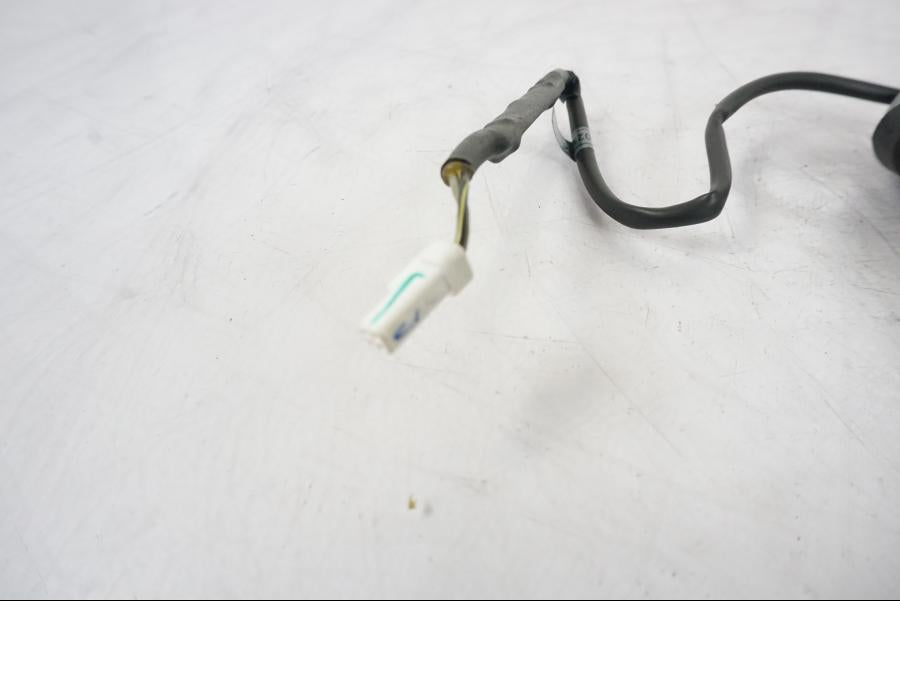 Snett nerifrån på Blinkers LED från en KTM 790 Duke -2019 motorcykel.