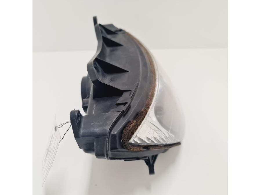 Baksidan på Strålkastare från en Kawasaki ZX-6R -1998 motorcykel.