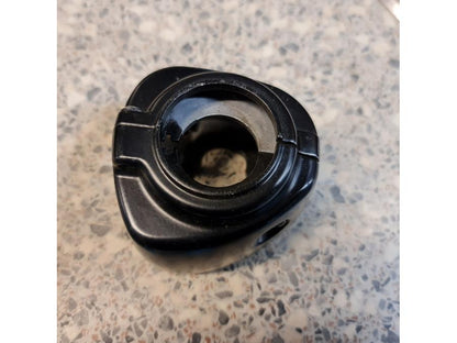 Baksidan på Styrelreglage från en H-D Harley diverse -2000 motorcykel.