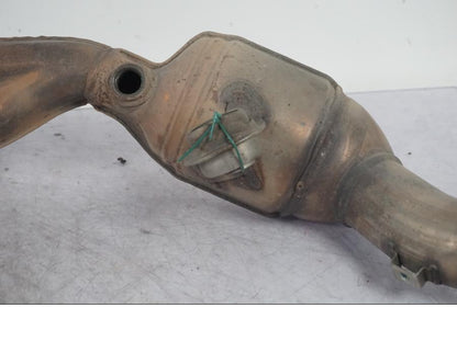 Snett nerifrån på Grenrör från en BMW F 800 R -2018 motorcykel.