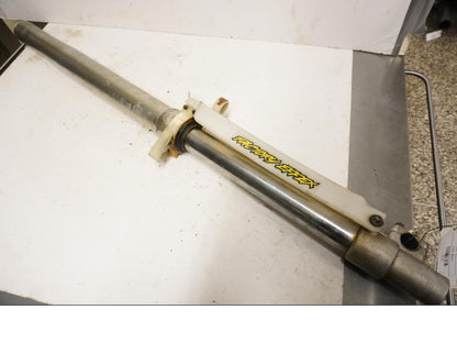 Framsidan på Gaffelben från en Kawasaki KLX 650 -1993 motorcykel.