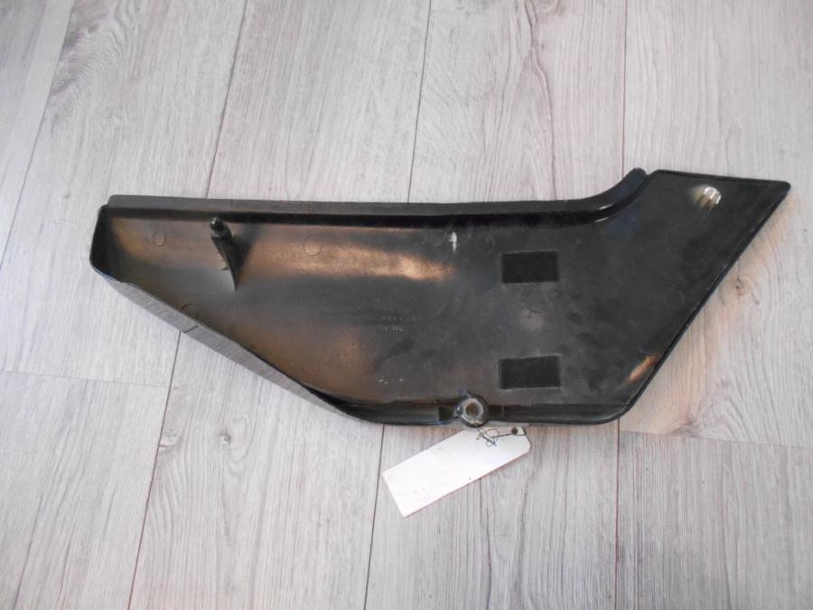 Baksidan på Sidopanel från en Honda XL 600 V -1995 motorcykel.