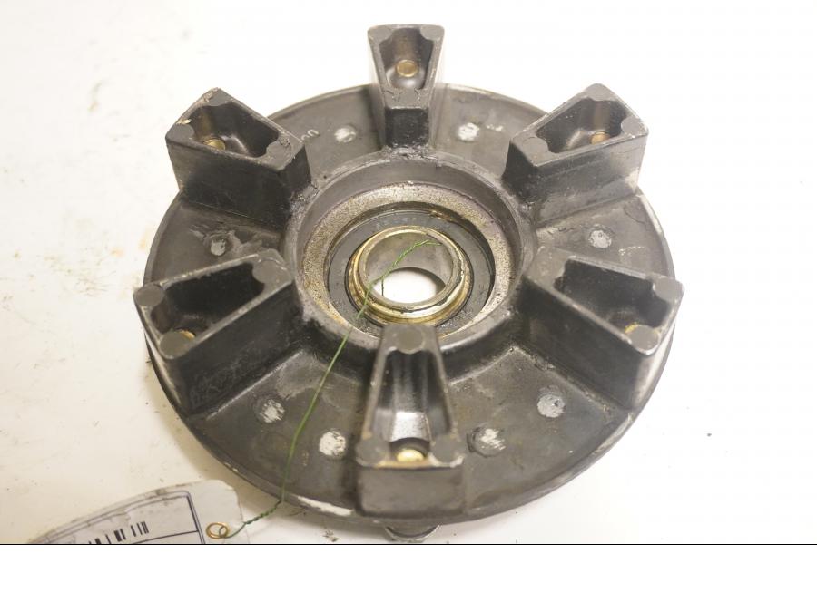 Baksidan på Drevfäste från en Yamaha YZF 750 R -1994 motorcykel.