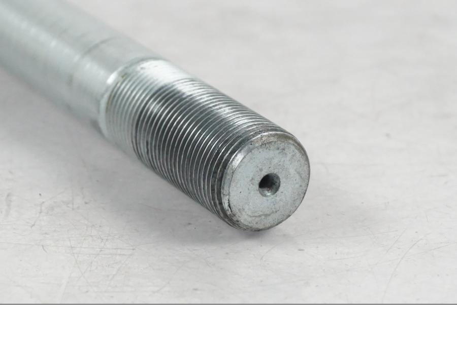 Höger sida på Axel från en Kawasaki ER-6N ABS -2010 motorcykel.