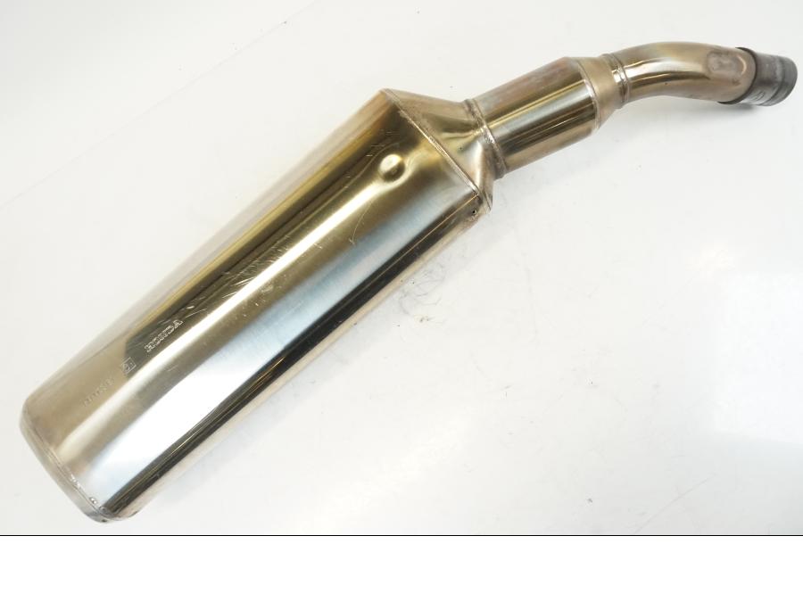 Framsidan på Ljuddämpare från en Honda ST 1300 -2002 motorcykel.