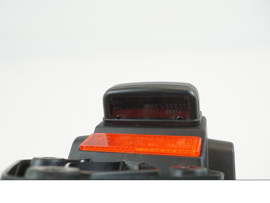 Snett uppifrån på Skylthållare från en BMW S 1000 RR -2010 motorcykel.