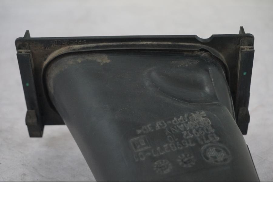 Extrabild3 på Luftrör från en BMW R 1200 R -2007 motorcykel.