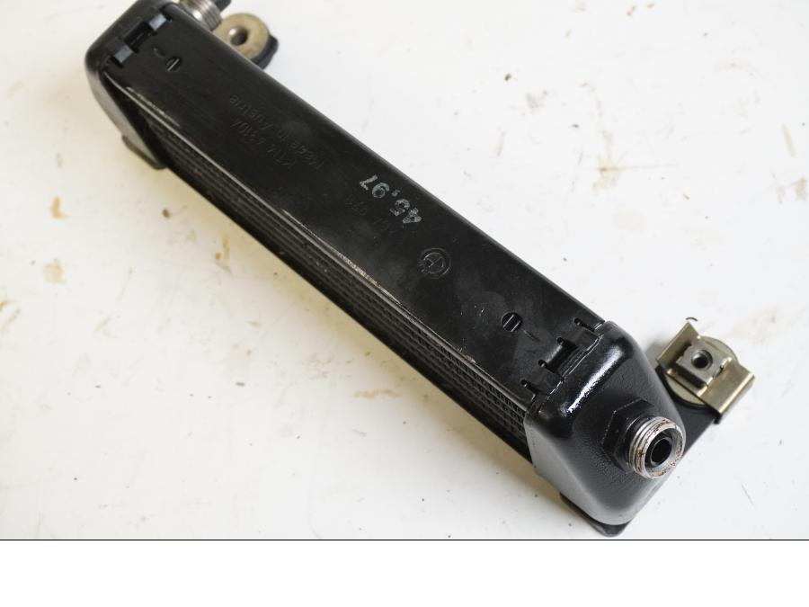 Höger sida på Oljekyl från en BMW K 1200 RS -1998 motorcykel.