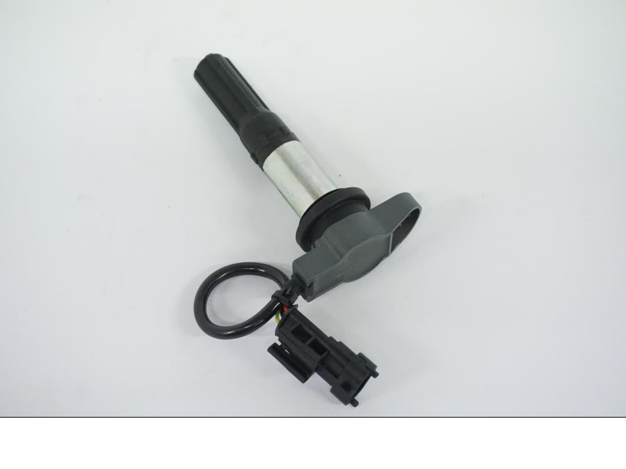 Höger sida på Tändspole från en Ducati Desert X -2022 motorcykel.