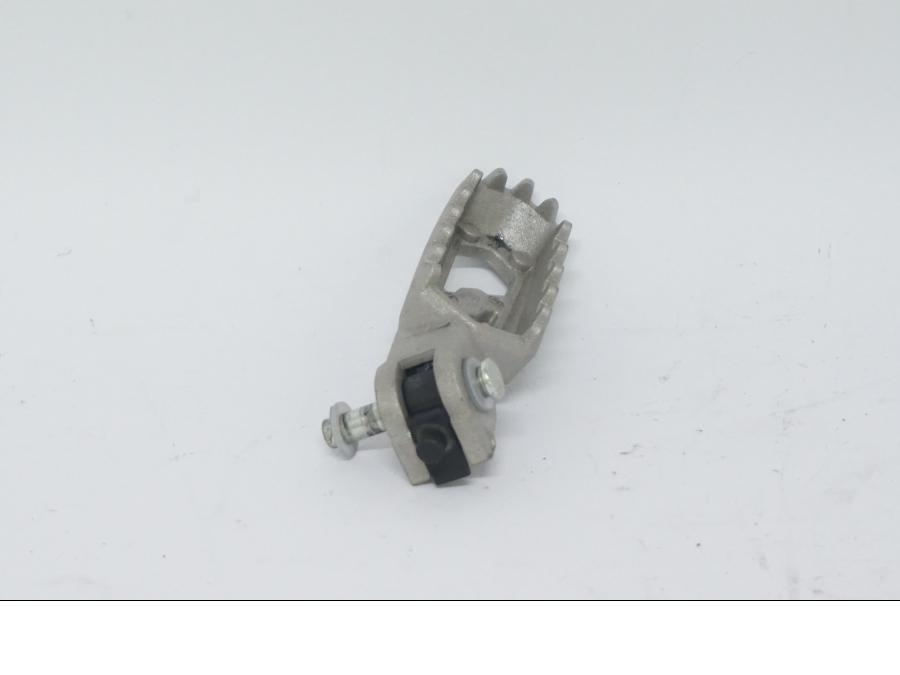 Höger sida på Fotpinne från en Ducati Desert X -2022 motorcykel.