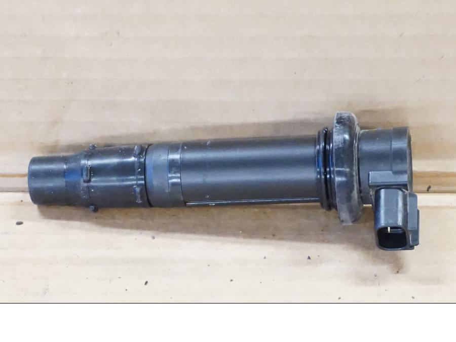 Framsidan på Tändspole från en Yamaha MT-09 Tracer -2019 motorcykel.