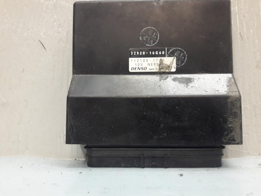 Framsidan på CDI / ECU från en Suzuki SV 1000 -2004 motorcykel.