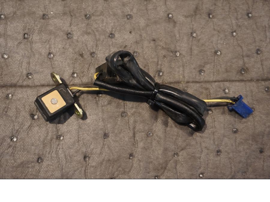 Framsidan på Tändpickup från en Kawasaki VN 800 -1995 motorcykel.