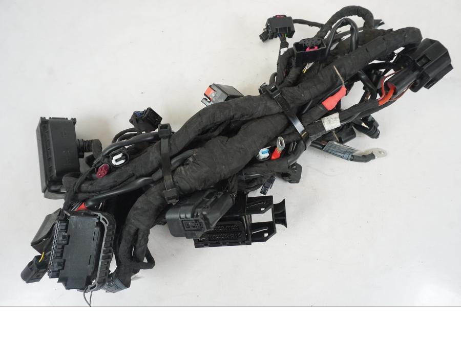 Framsidan på Kabelstam från en BMW R 1250 GS -2021 motorcykel.