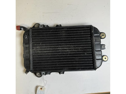 Framsidan på Vattenkyl från en Kawasaki VN 750 -1994 motorcykel.