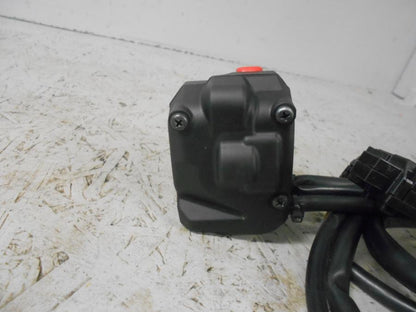 Höger sida på Styrelreglage från en Triumph Tiger 800 -2016 motorcykel.