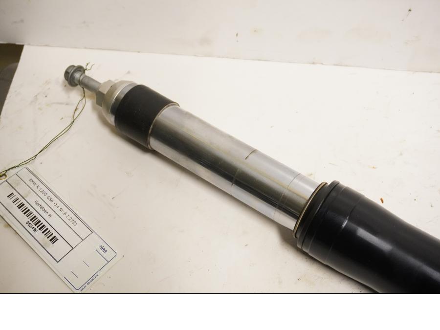 Vänster sida på Gaffelben från en BMW R 1200 GSA -2014 motorcykel.