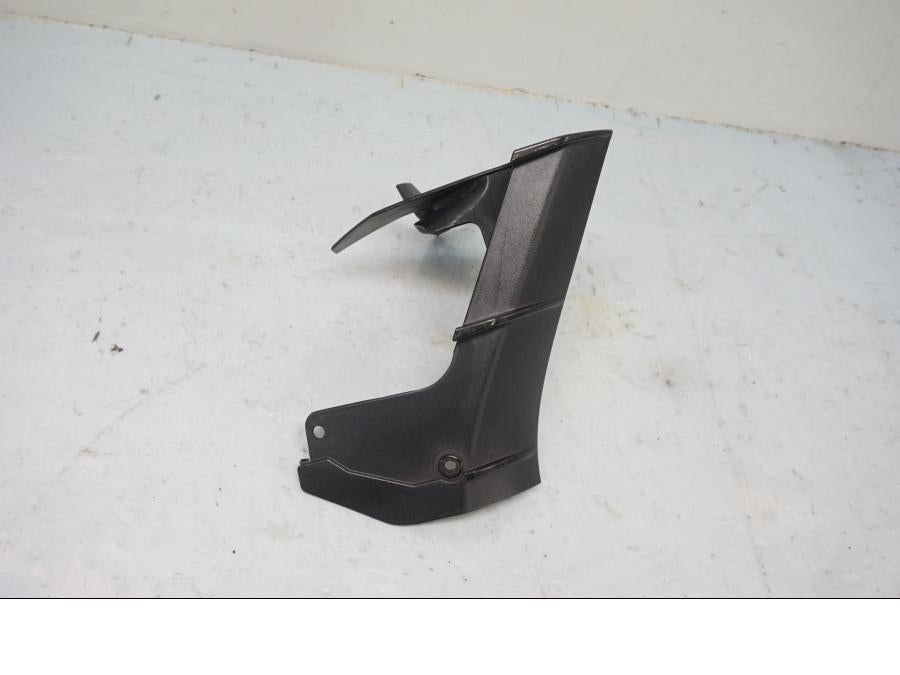 Framsidan på Vattenkylkåpa från en Aprilia Tuono V4R -2018 motorcykel.