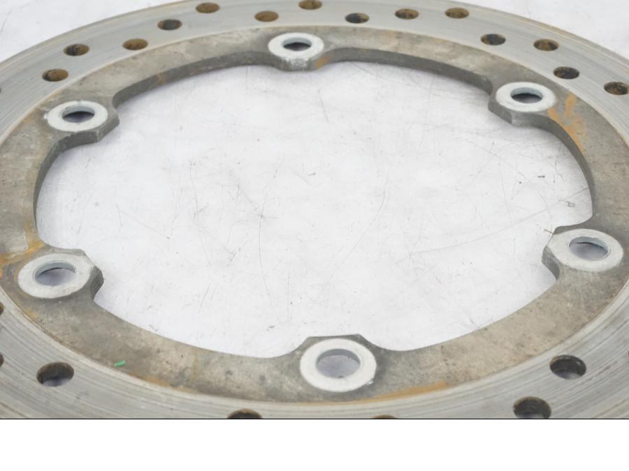 Höger sida på Bromsskiva från en Honda CBR 1000 F -1999 motorcykel.