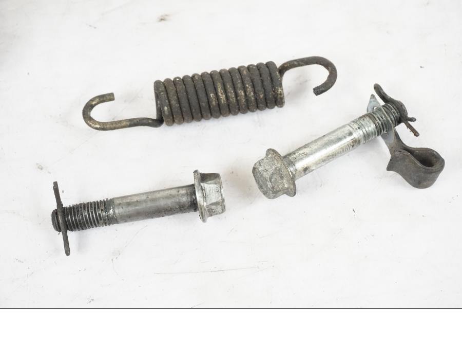 Baksidan på Centralstöd från en Suzuki GSX 550 EF -1985 motorcykel.