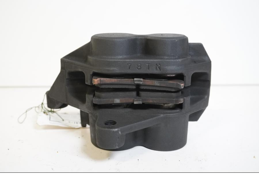 Höger sida på Bromsok från en Yamaha FZ-6 -2008 motorcykel.