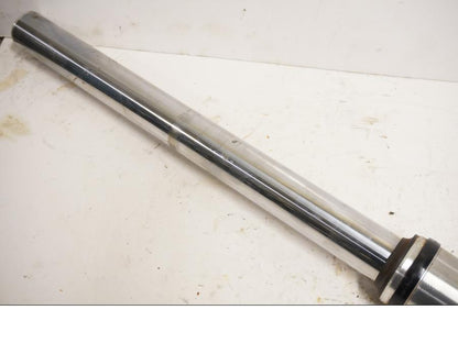 Höger sida på Gaffelben från en Honda VT 1100 C -2000 motorcykel.