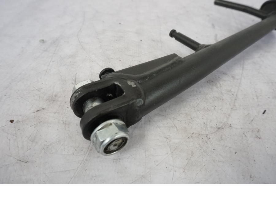 Vänster sida på Sidostöd från en Kawasaki Z 800 -2014 motorcykel.