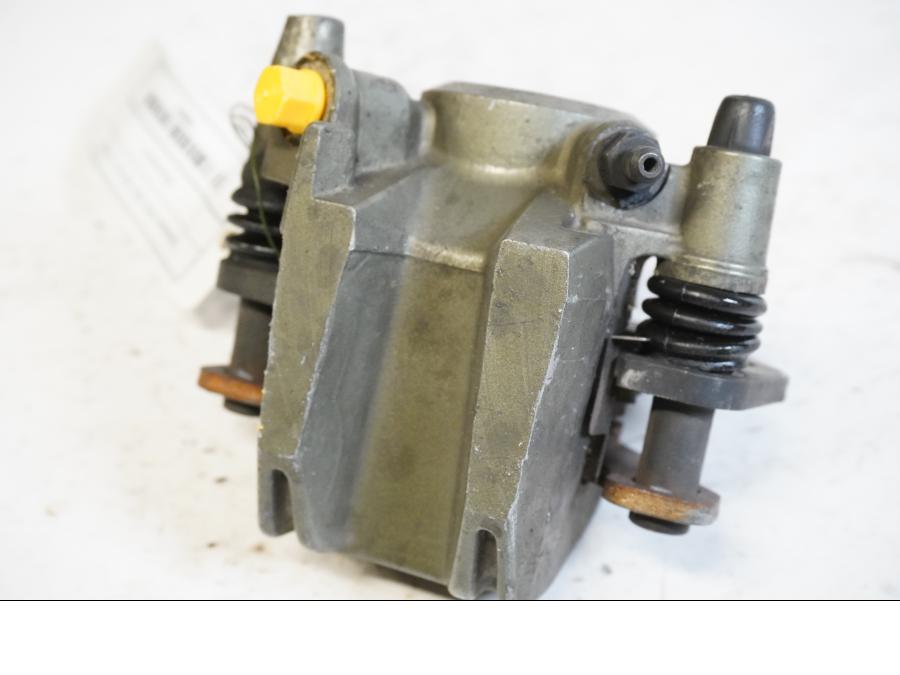 Baksidan på Bromsok från en Kawasaki GPZ 900 -1985 motorcykel.