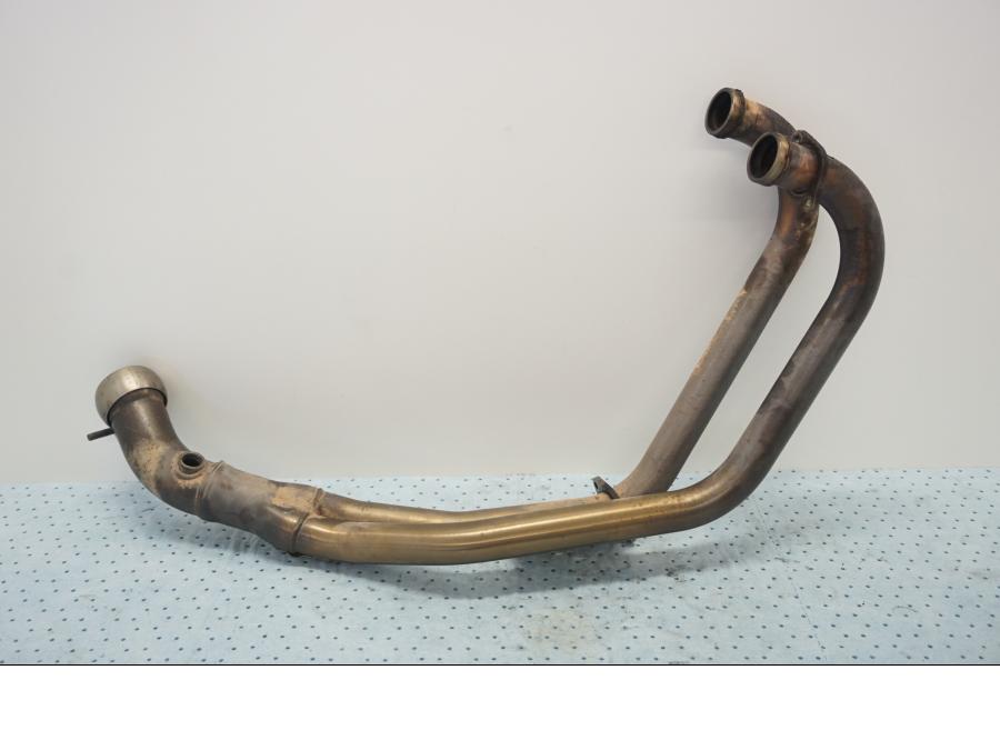 Framsidan på Grenrör från en BMW F 800 ST -2007 motorcykel.