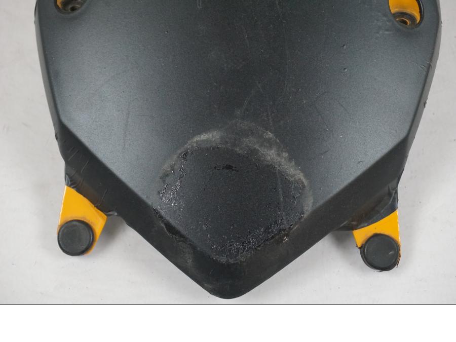 Höger sida på Bensintankskåpa från en BMW F 800 GS -2008 motorcykel.