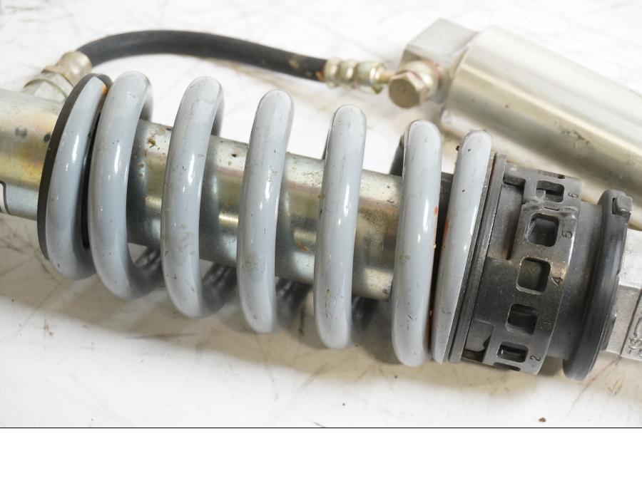 Höger sida på Stötdämpare från en Honda CBR 600 -2002 motorcykel.