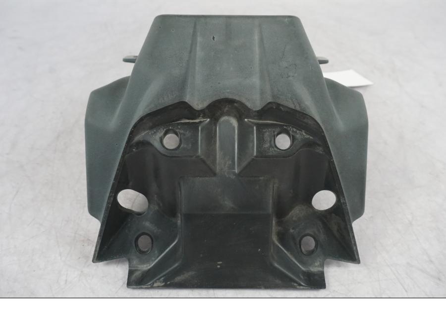 Extrabild1 på Skylthållare från en Suzuki GSF 1250 -2010 motorcykel.