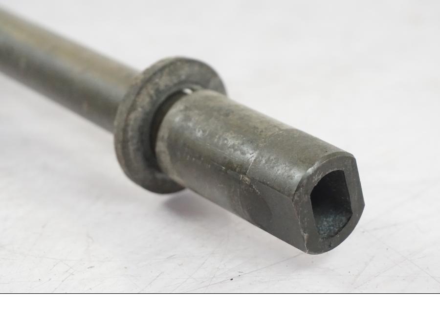 Baksidan på Axel från en Yamaha XVS 1100 -2000 motorcykel.