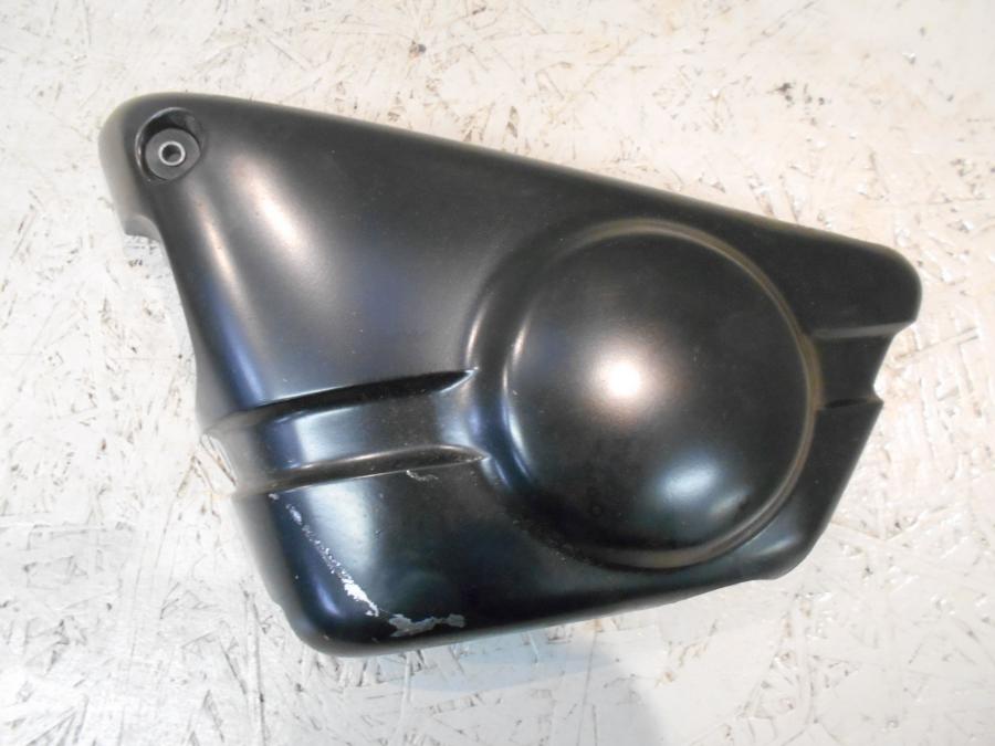 Framsidan på Sidopanel från en Suzuki VZ 800 -1998 motorcykel.